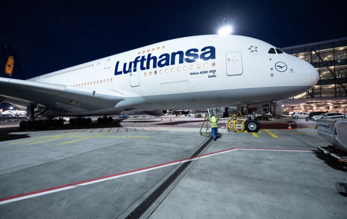 Un avión de Lufthansa Silas Stein EP Un avión de Lufthansa Silas Stein EP