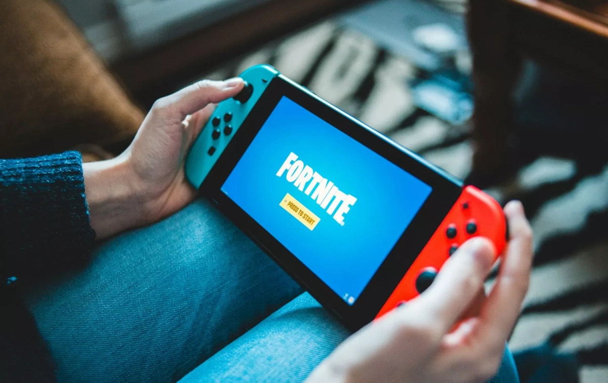 Un niño juega al Fortnite / UNSPLASH Un niño juega al Fortnite / UNSPLASH