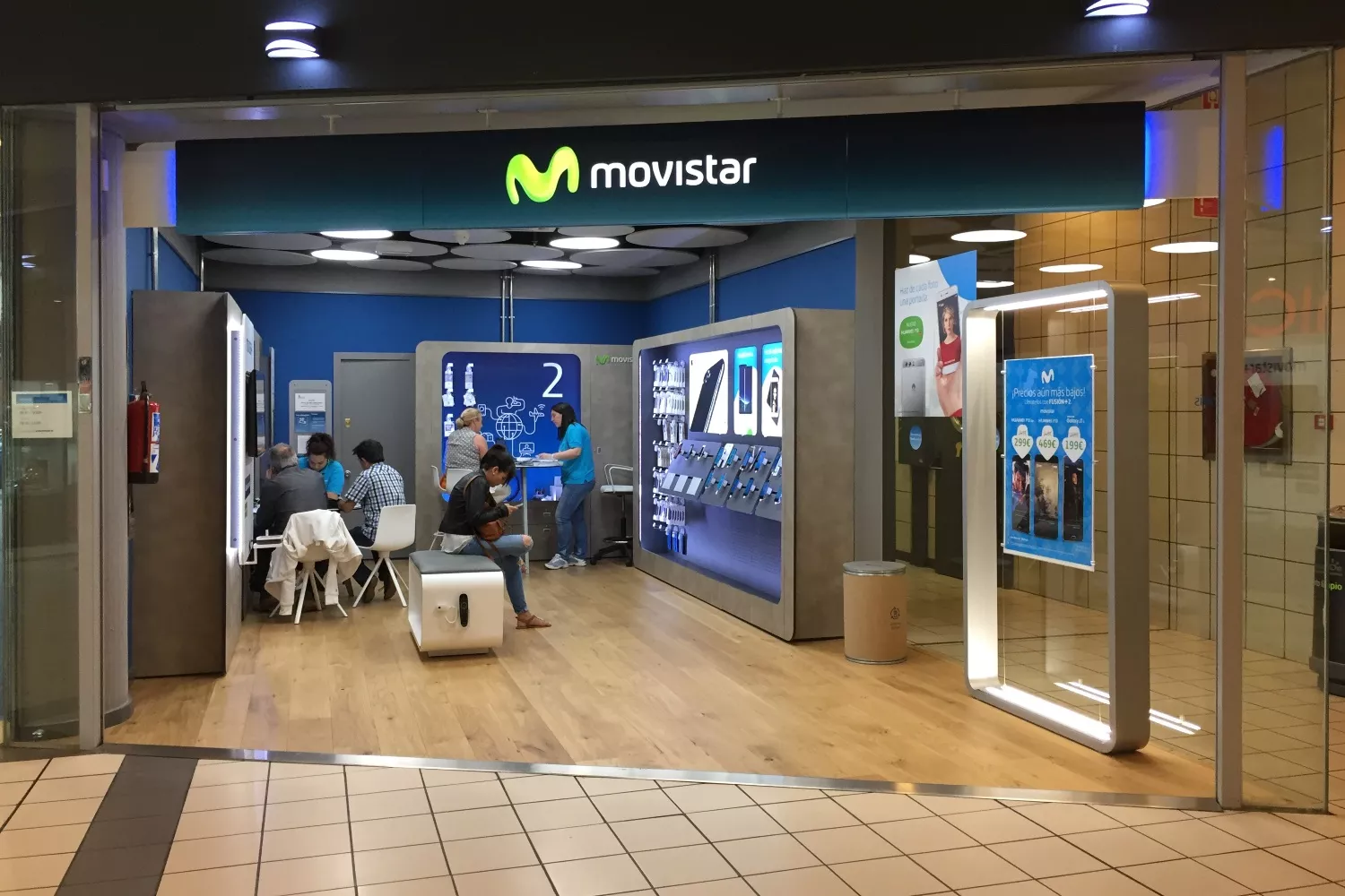 Una tienda de Movistar / EL MIRADOR DE BURGOS