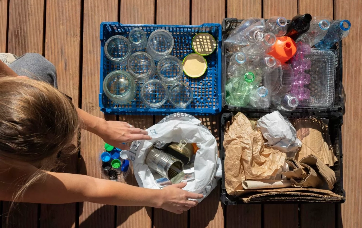 Una persona recicla / FREEPIK Una persona recicla / FREEPIK