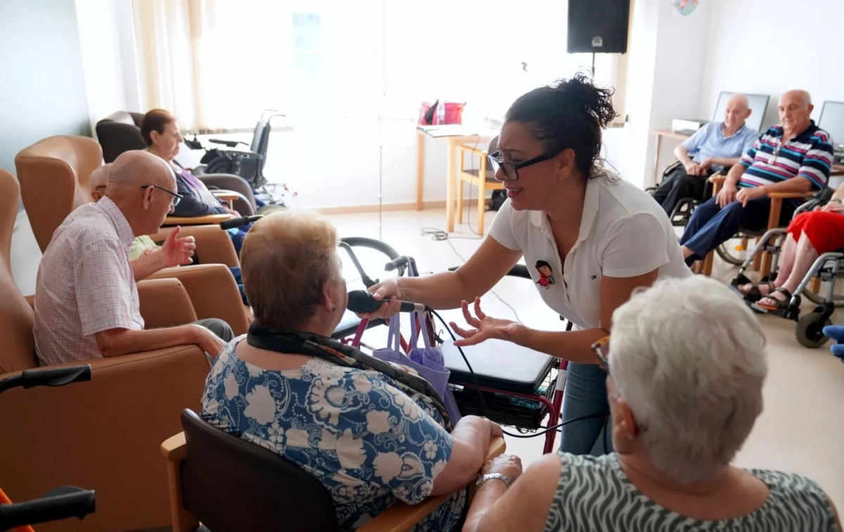 Estepona acerca el cante en vivo a las residencias de mayores en un proyecto de musicoterapia EP Estepona acerca el cante en vivo a las residencias de mayores en un proyecto de musicoterapia EP