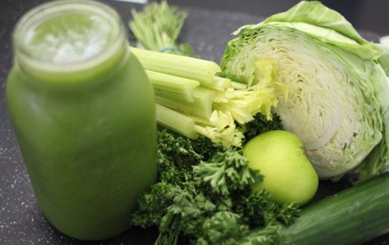Batido detox de apio, manzana, pepino y col / PIXABAY Batido detox de apio, manzana, pepino y col / PIXABAY