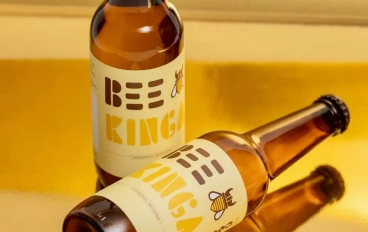Dos botellas de Beekinga / BEEKINGA - FACEBOOK Dos botellas de Beekinga / BEEKINGA - FACEBOOK