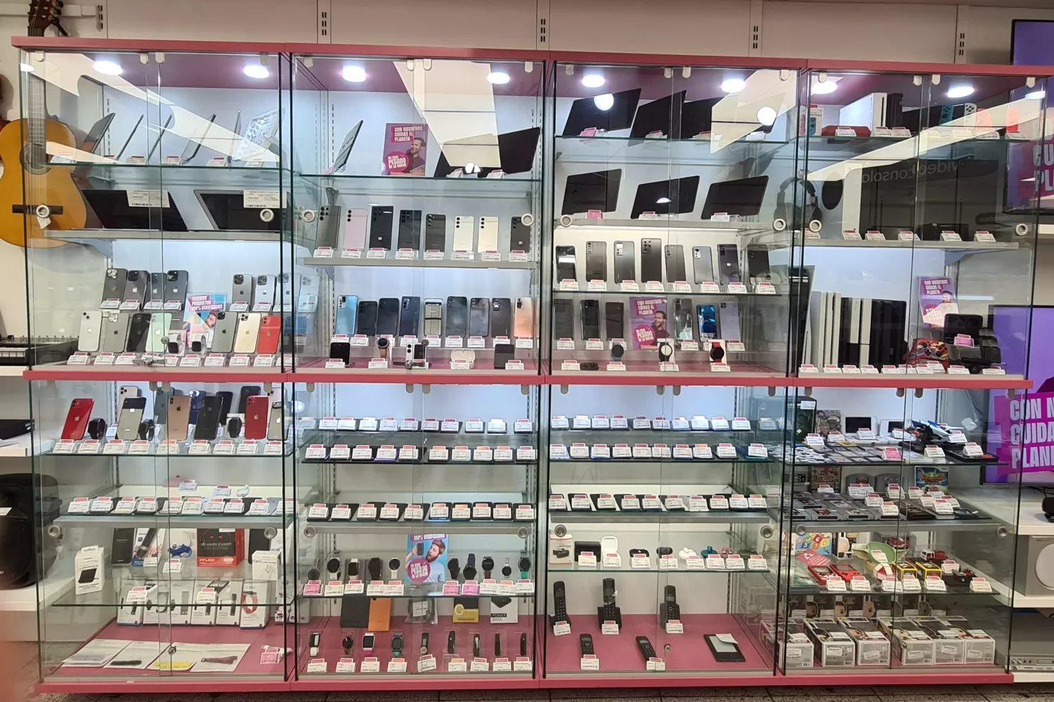 iPhones na Cash Converters / CASH CONVERTERS