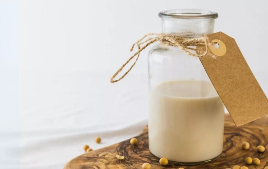 Leche dorada lista para guardar al congelador / Freepik Leche dorada lista para guardar al congelador / Freepik