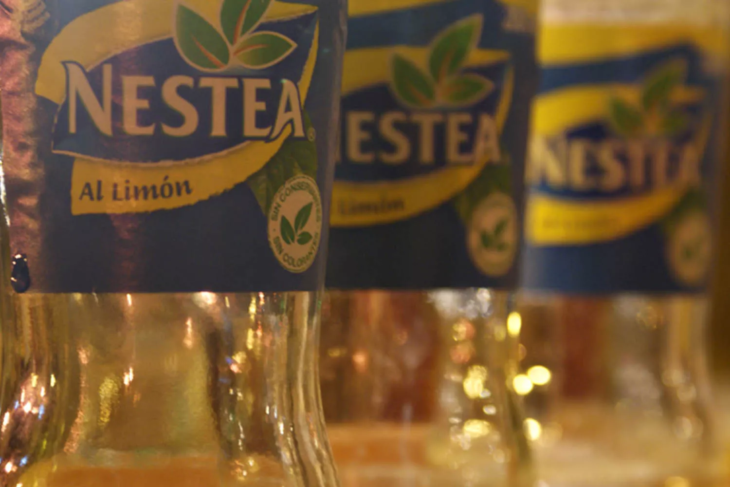 Tres botellas de Nestea / MADEBYR - FLICKR Tres botellas de Nestea / MADEBYR - FLICKR