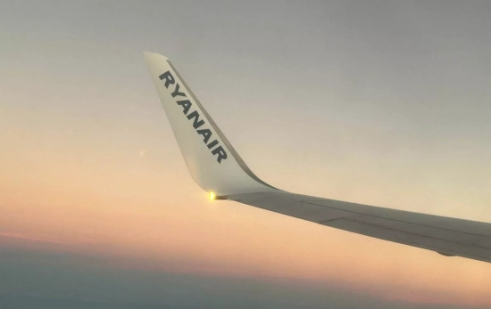 El ala de un avión de Ryanair / TEO CAMINO El ala de un avión de Ryanair / TEO CAMINO