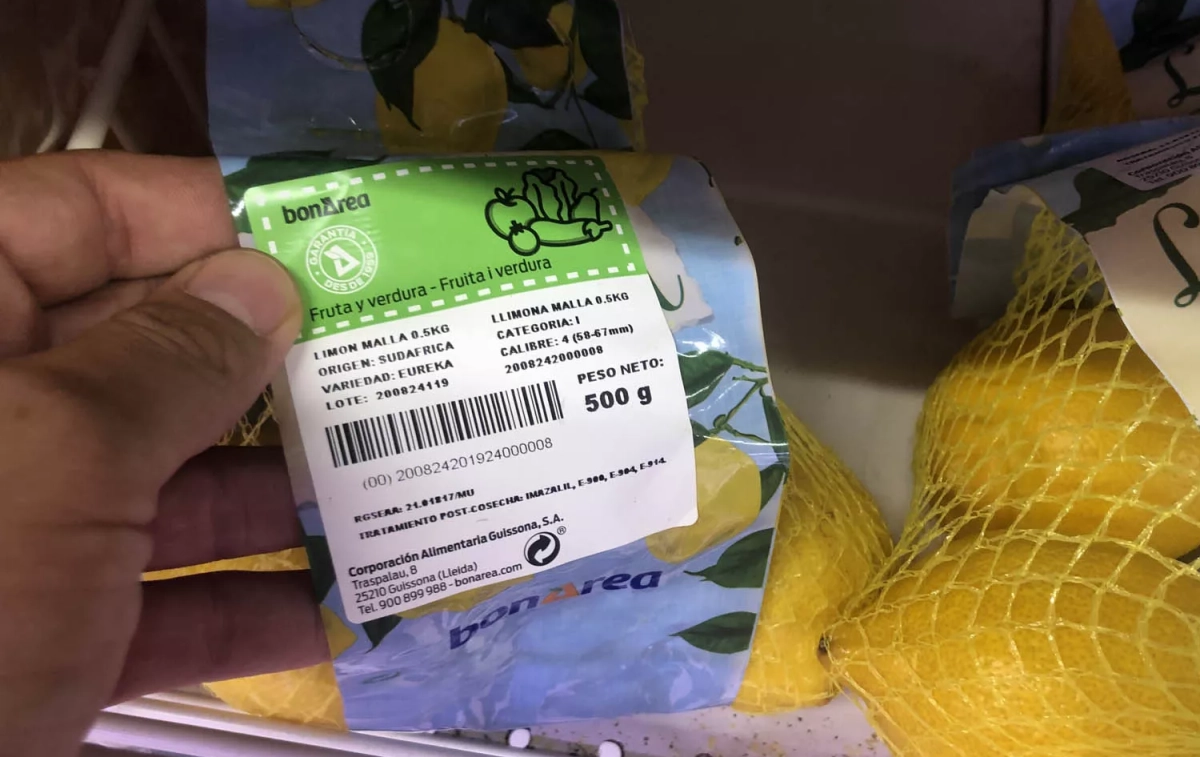 Los limones de Sudáfrica a la venta en BonÀrea / TEO CAMINO Los limones de Sudáfrica a la venta en BonÀrea / TEO CAMINO