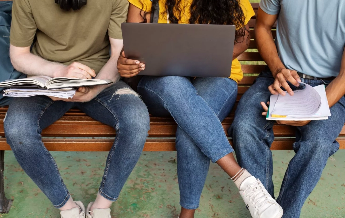 Varios universitarios / FREEPIK Varios universitarios / FREEPIK