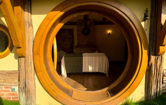 Aspecto de una de las casas / BOOKING Aspecto de una de las casas / BOOKING