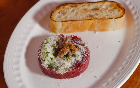Presentación de un emplatado de 'Steak Tartar'/ PEXELS Presentación de un emplatado de 'Steak Tartar'/ PEXELS