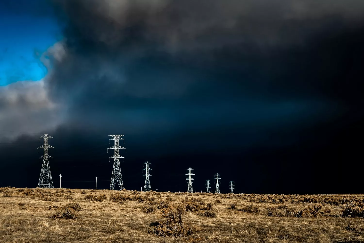 Postes eléctricos de luz   PEXELS