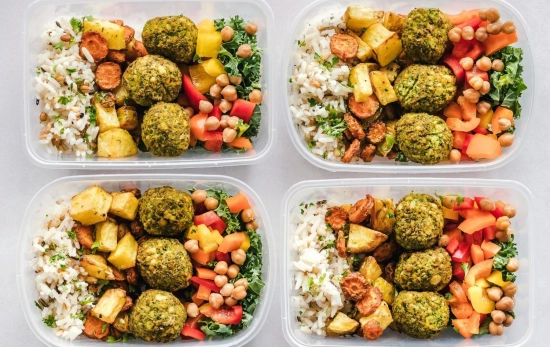 Es importante que tus platos tengan una porción de hidratos, proteínas y vegetales/ PEXELS Es importante que tus platos tengan una porción de hidratos, proteínas y vegetales/ PEXELS