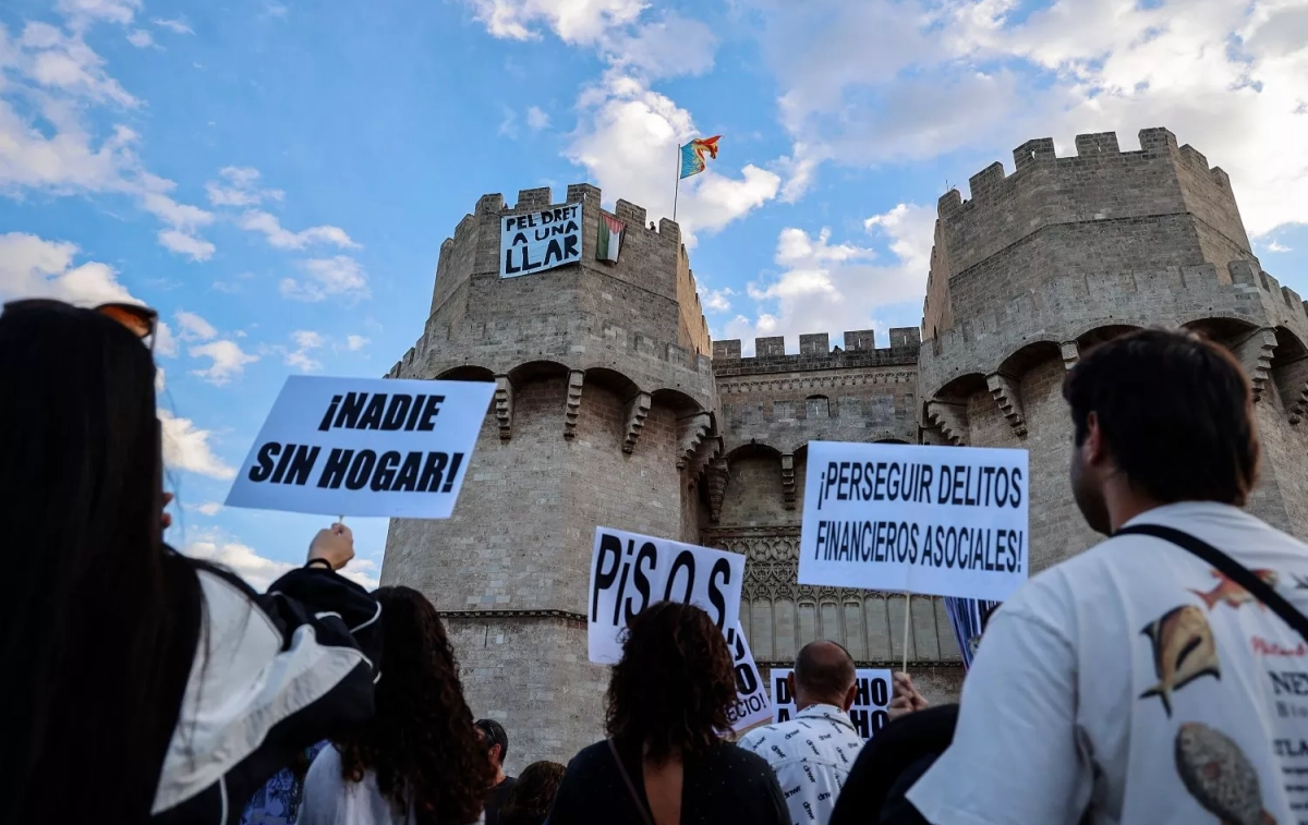 Manifestación por el derecho a la vivienda en Valencia / RICARDO RUBIO - EUROPA PRESS