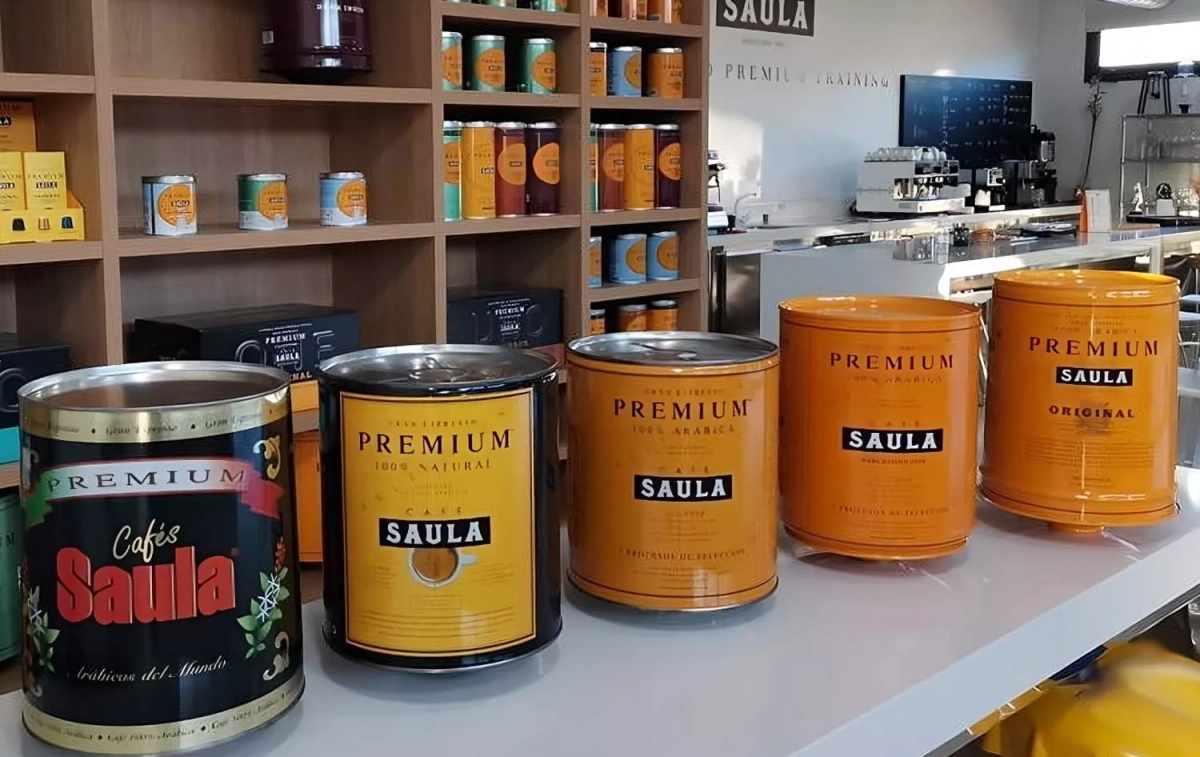 Diferentes botes de Café Saula / PASCUAL Diferentes botes de Café Saula / PASCUAL
