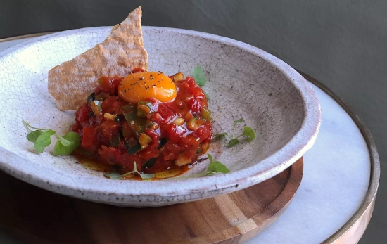 Un pisto manchego en clave tartar/ CEDIDA