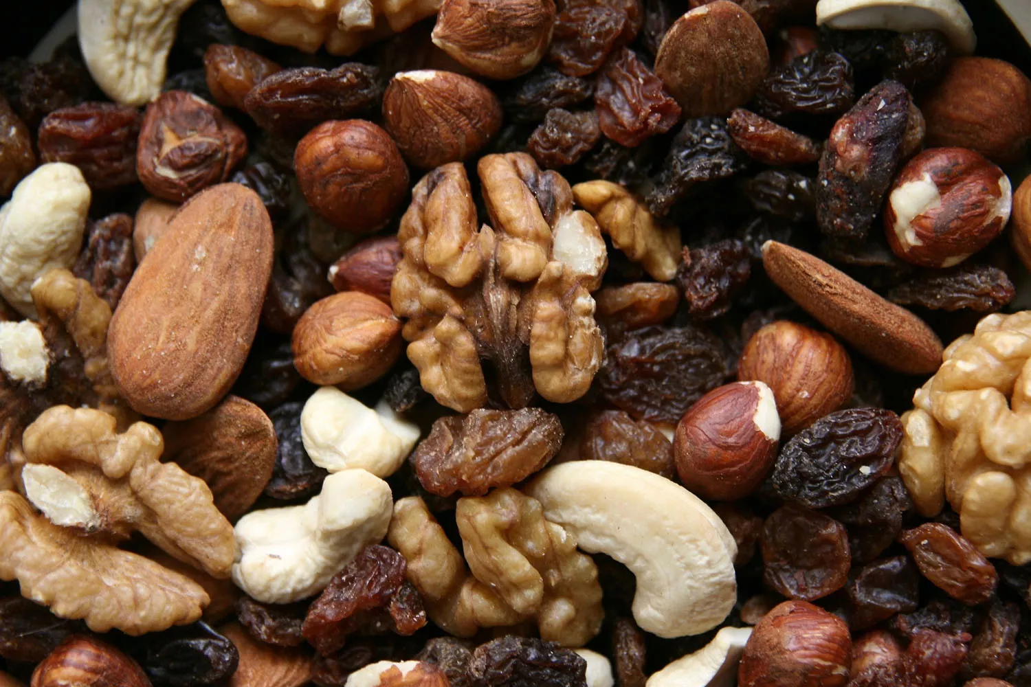 Los frutos secos, el gran aliado de las melenas XXL / PIXABAY