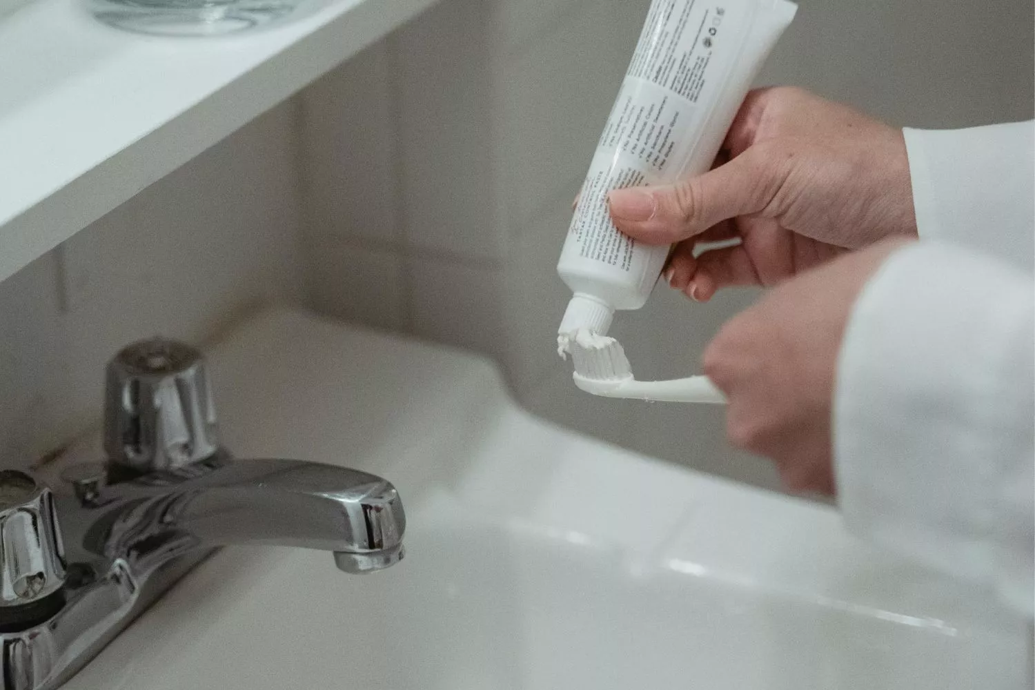 Dime cómo aprietas la pasta de dientes y te diré cuál es tu forma de enfrentar la vida/ PEXELS