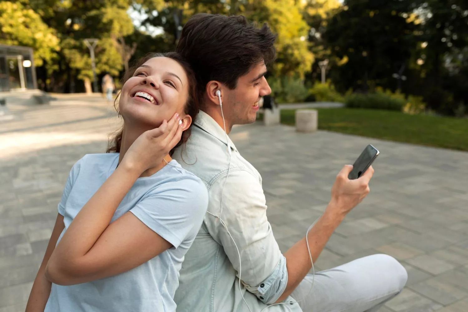 La generación Z es la que más usa las apps para tener citas y la que menos sexo tiene / FREEPIK