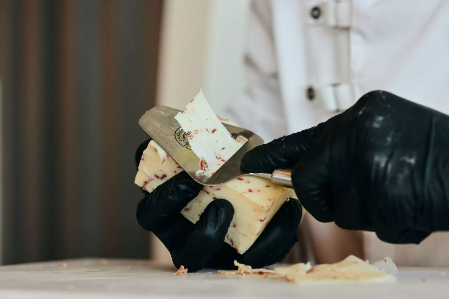 El queso fusionado con virutas de jamón ibérico de Enrique Tomás y el grupo TGT / ENRIQUE TOMÁS El queso fusionado con virutas de jamón ibérico de Enrique Tomás y el grupo TGT / ENRIQUE TOMÁS