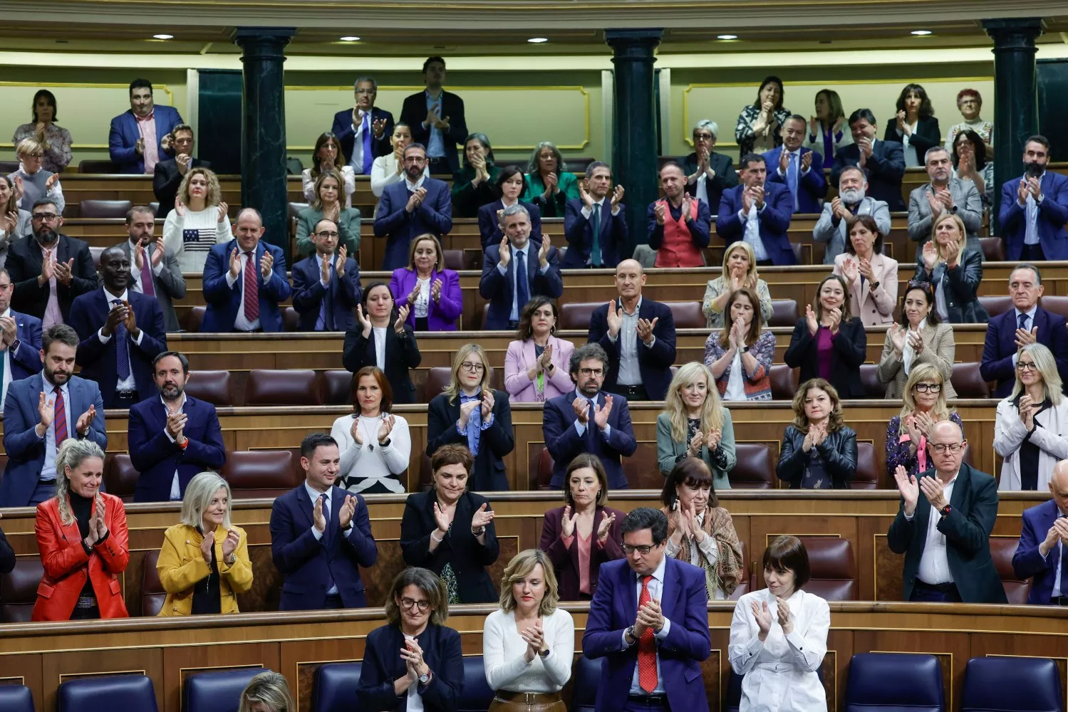 En el pleno del Congreso se ha aprobado una ley Una ley obligará a las eléctricas a facilitar en su