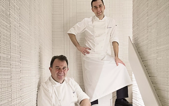 Los estrellas Michelin Martín Berasategui y Paolo Casagrande se unen a la naviera boutique Alma Cruceros / ALMA CRUCEROS Los estrellas Michelin Martín Berasategui y Paolo Casagrande se unen a la naviera boutique Alma Cruceros / ALMA CRUCEROS
