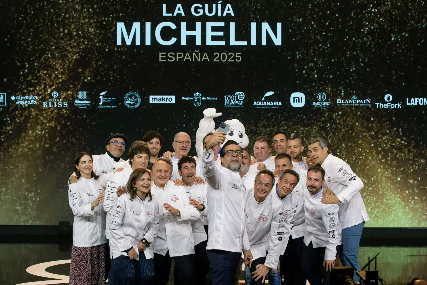 Todos los cocineros con tres estrellas Michelín durante la Guía Michelín 2025 / Marcial Guillén - EFE Todos los cocineros con tres estrellas Michelín durante la Guía Michelín 2025 / Marcial Guillén - EFE