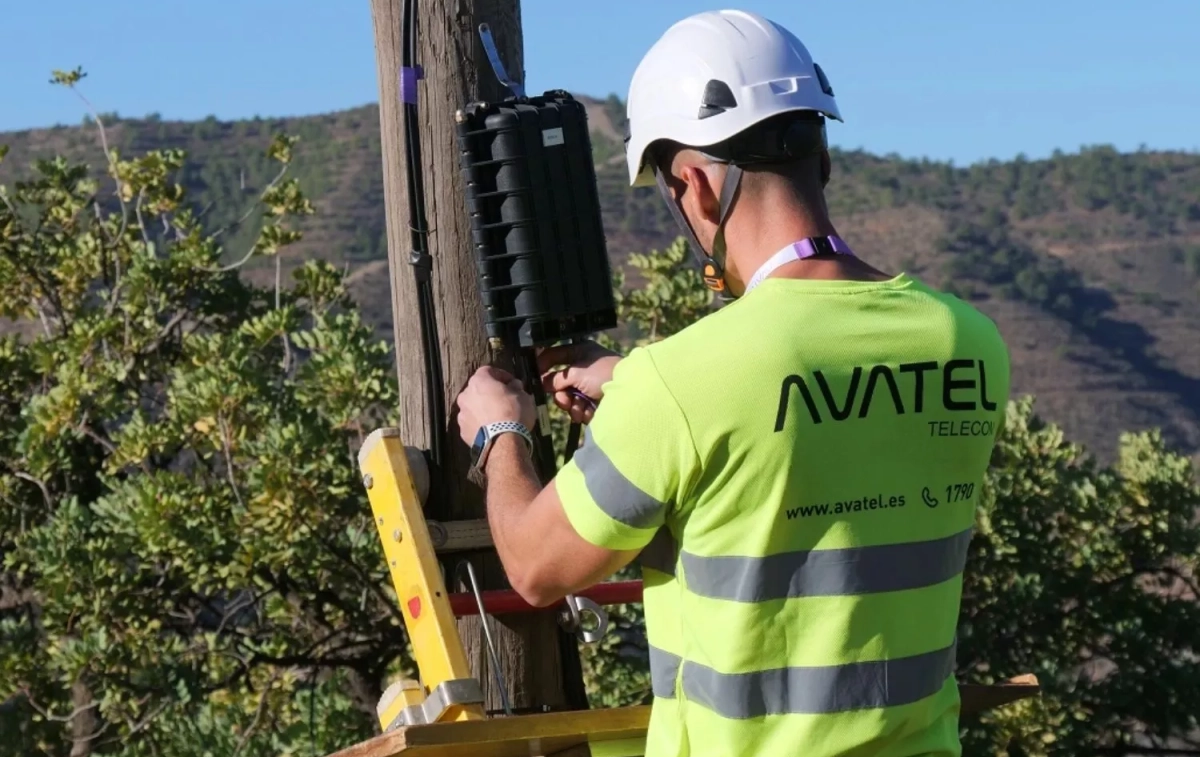 Un trabajador de Avatel / AVATEL Un trabajador de Avatel / AVATEL