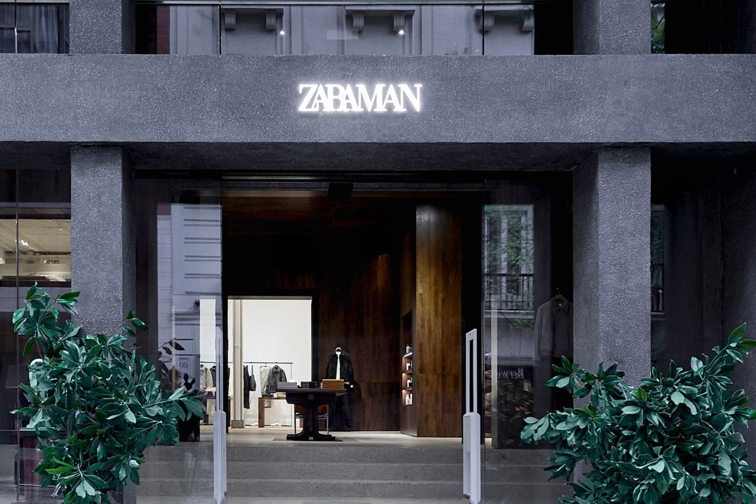 Entrada a la tienda / ZARA