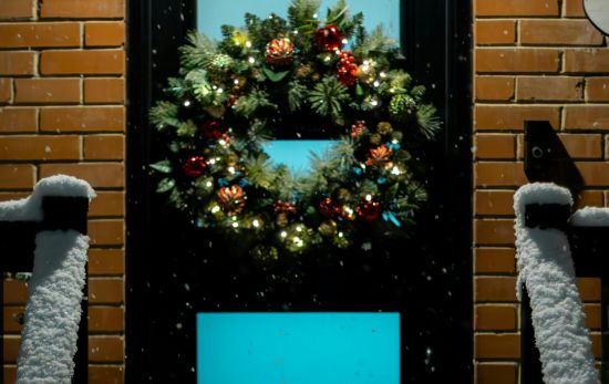 Las luces adecuadas a exteriores son aptas para colocar en la puerta de la calle del hogar/ PEXELS Las luces adecuadas a exteriores son aptas para colocar en la puerta de la calle del hogar/ PEXELS