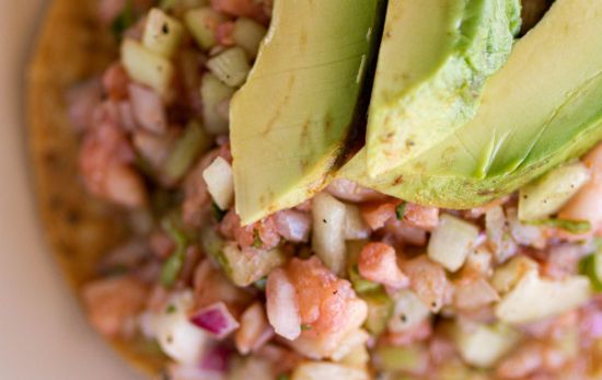 Idea de presentación de un plato de ceviche/ PEXELS Idea de presentación de un plato de ceviche/ PEXELS