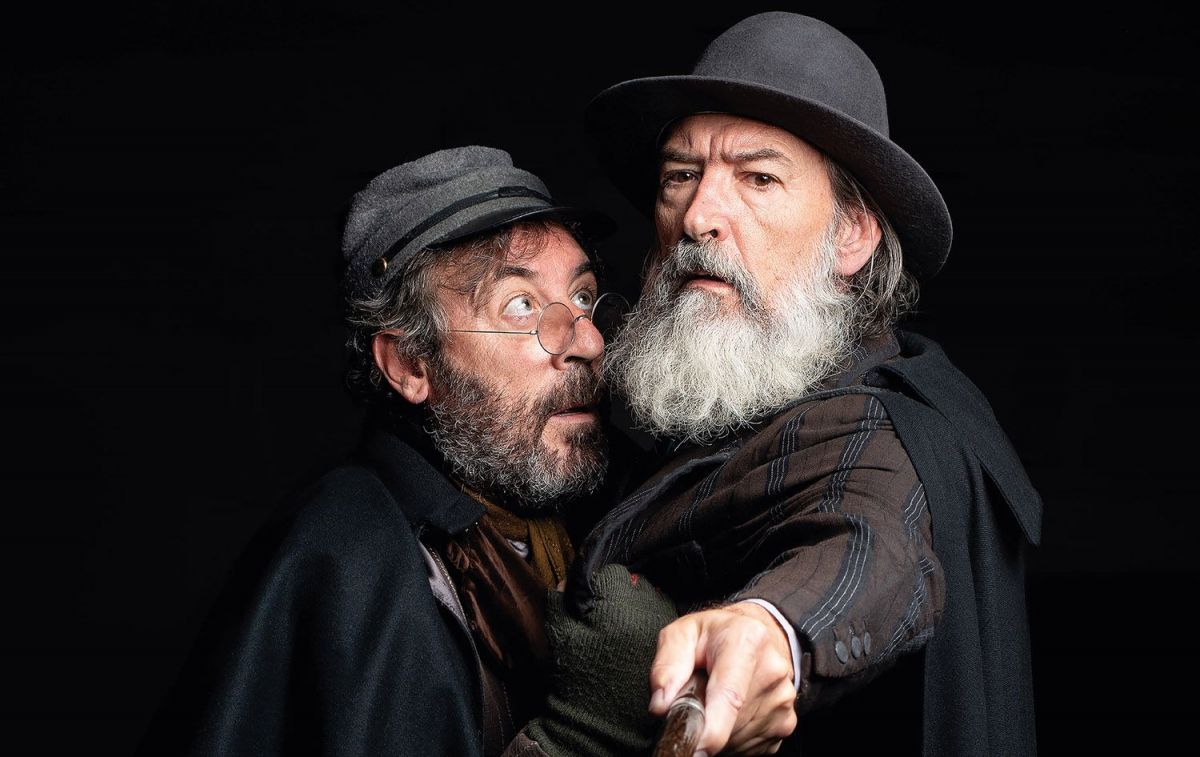 Antonio Molero, izquierda, y Ginés García Millán, derecha, en una escena de 'Luces de Bohemia' / JAVIER NAVAL - TEATRO ESPAÑOL Antonio Molero, izquierda, y Ginés García Millán, derecha, en una escena de 'Luces de Bohemia' / JAVIER NAVAL - TEATRO ESPAÑOL