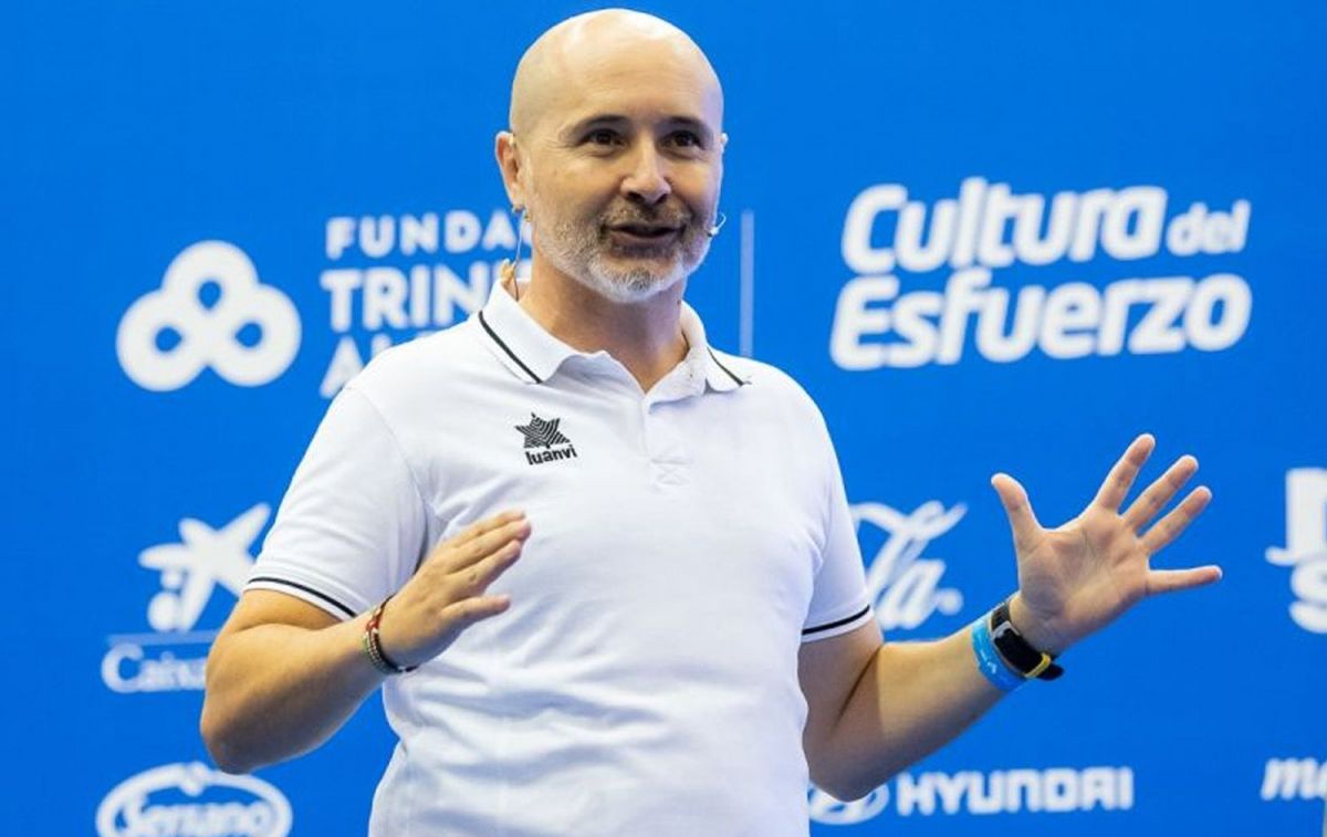 Iván Máñez durante una charla LUANVI Iván Máñez durante una charla LUANVI