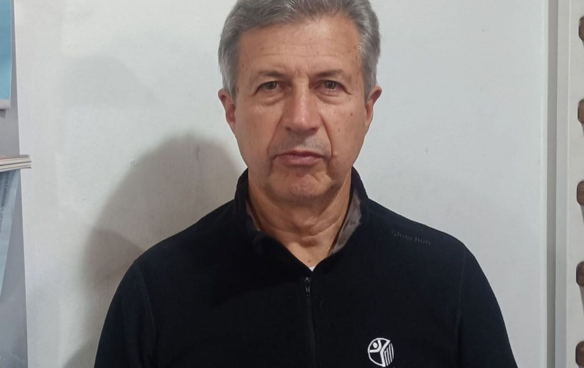 José Miguel Esteller con la sudadera de Acell / CEDIDA José Miguel Esteller con la sudadera de Acell / CEDIDA