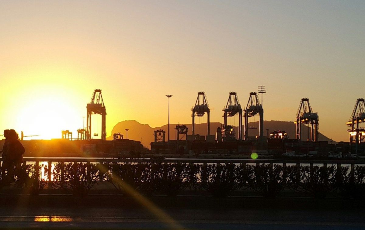 Vista del Puerto de Algeciras (Cádiz) / AUTORIDAD PORTUARIA DE LA BAHÍA DE ALGECIRAS Vista del Puerto de Algeciras (Cádiz) / AUTORIDAD PORTUARIA DE LA BAHÍA DE ALGECIRAS