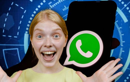 Una chica descubre las funcionalidades ocultas de WhatsApp/ Montaje CG Una chica descubre las funcionalidades ocultas de WhatsApp/ Montaje CG