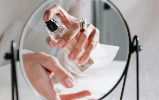 Las nuevas tendencias para perfumes en 2025: unisex, naturales y personalizadas/ PEXELS Las nuevas tendencias para perfumes en 2025: unisex, naturales y personalizadas/ PEXELS