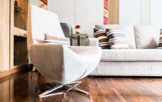 Un salón con pocos muebles, acorde a la práctica del Feng Shui / FREEPIK - mrsiraphol Un salón con pocos muebles, acorde a la práctica del Feng Shui / FREEPIK - mrsiraphol