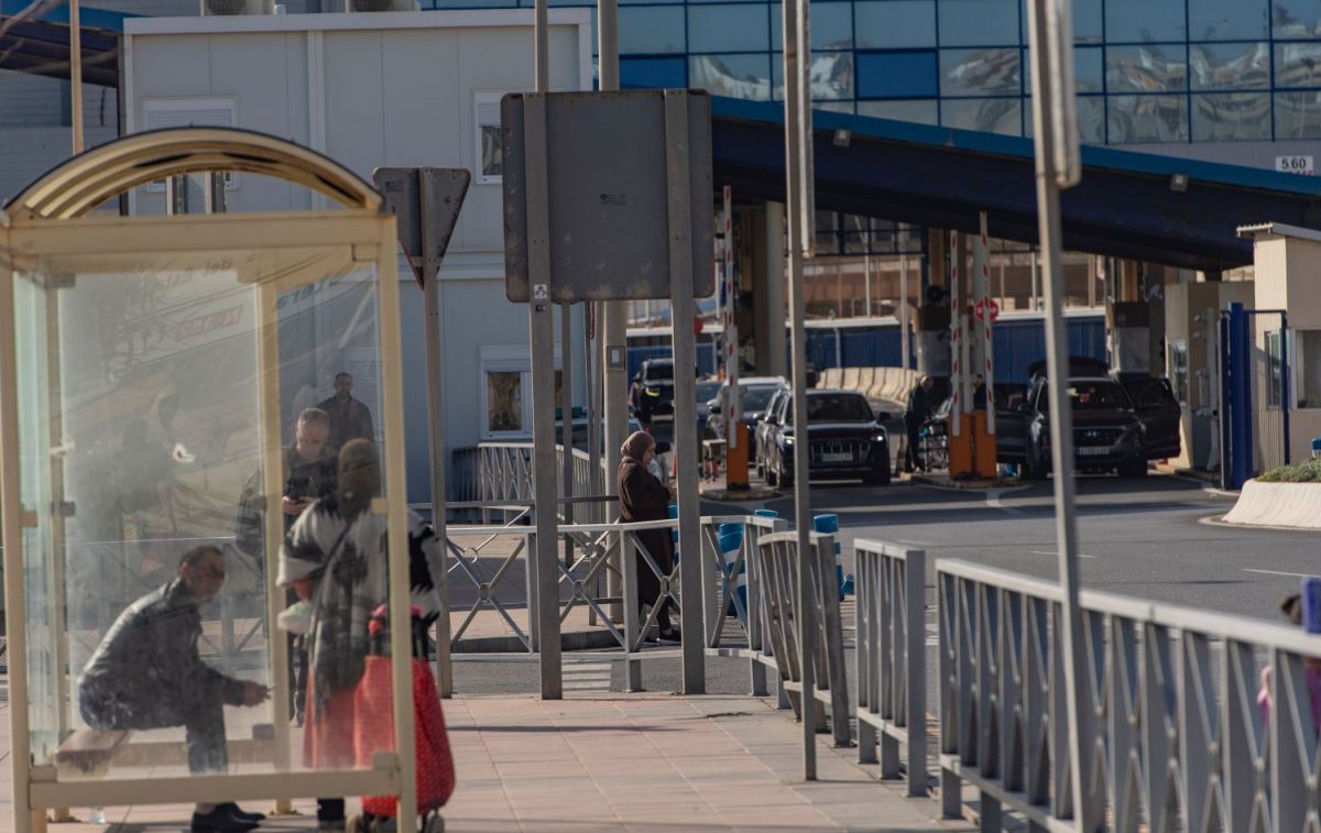 Vehículos en la frontera del Tarajal el 3 de enero de 2025, en Ceuta (España). Vehículos en la frontera del Tarajal el 3 de enero de 2025, en Ceuta (España).