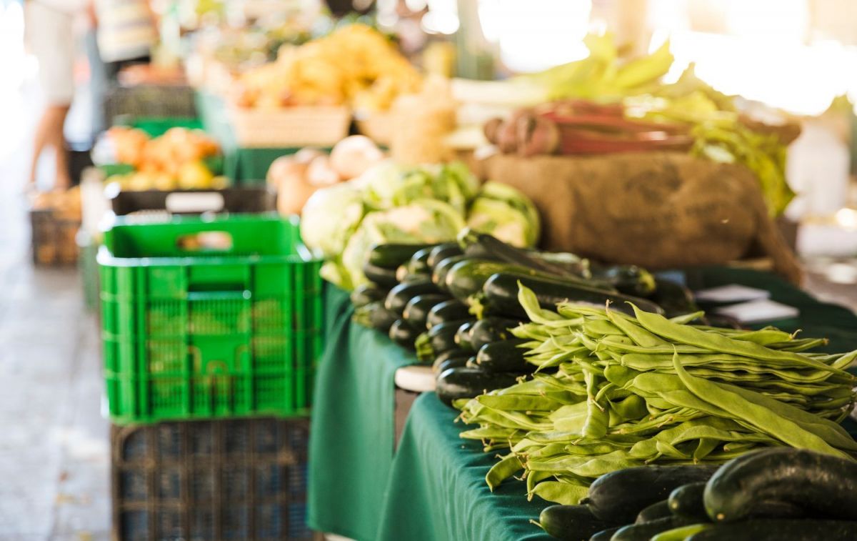 Cajas con frutas y verduras / FREEPIK
