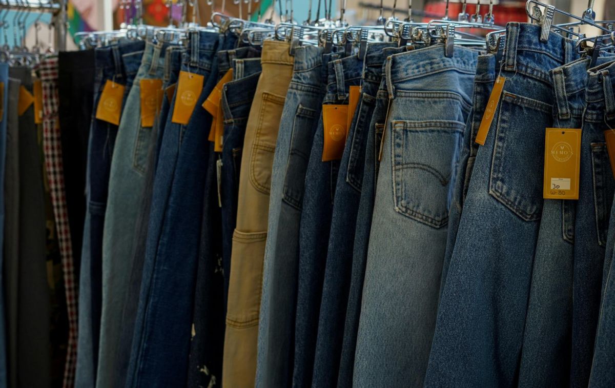 Vaqueros rebajados en una tienda / PEXELS Vaqueros rebajados en una tienda / PEXELS