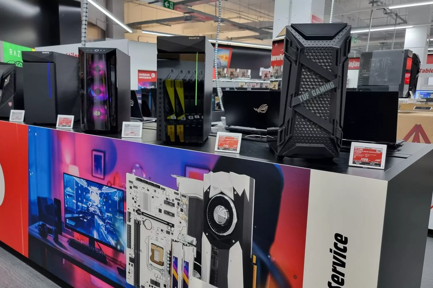 Un ordenador 'gaming', el regalo que iba a recibir el hijo de Susana por Navidad / MEDIAMARKT