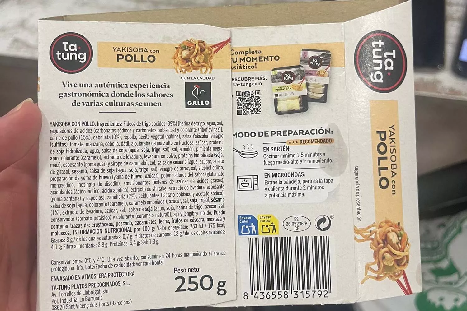 Los yakisoba con pollo de Ta Tung que Gallo recomienda calentar al microondas en la bandeja de plástico CEDIDA