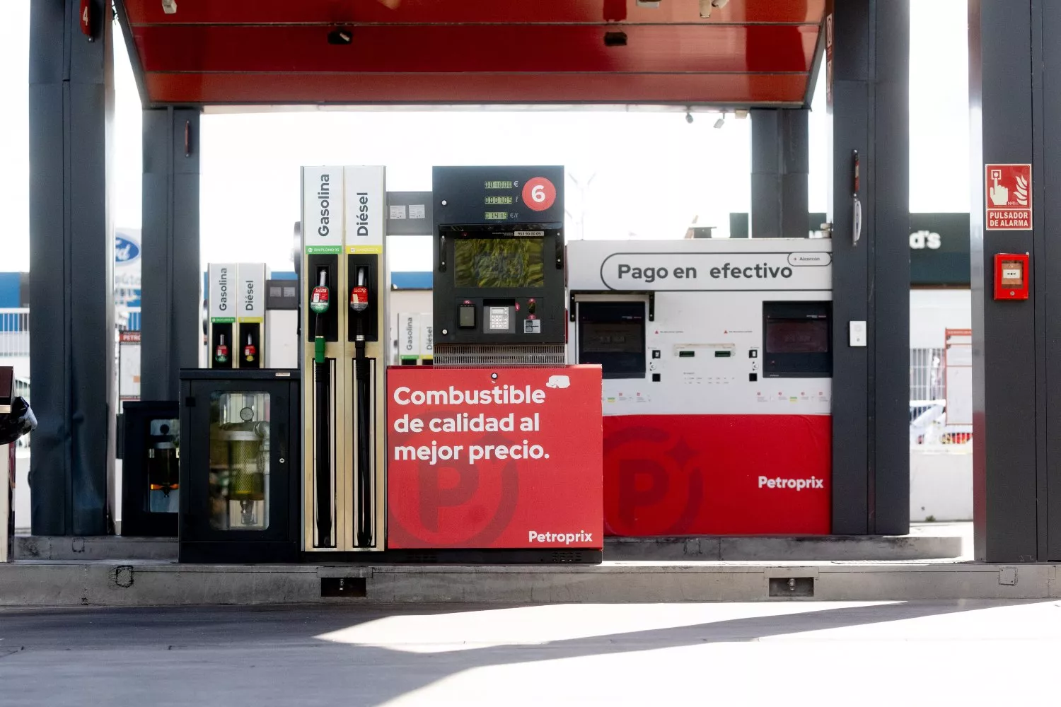 Una gasolinera que suministra carburantes   Eduardo Parra   EP