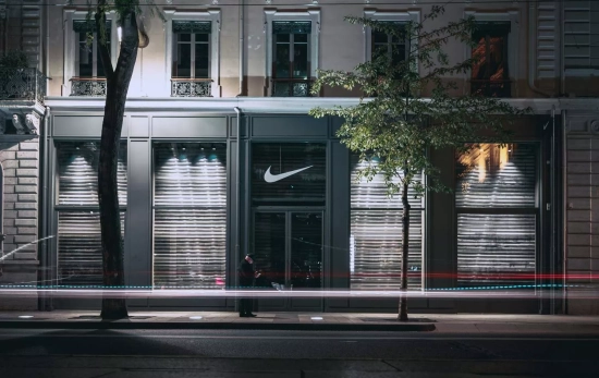 Una tienda Nike / UNSPLASH - THOMAS SERER Una tienda Nike / UNSPLASH - THOMAS SERER