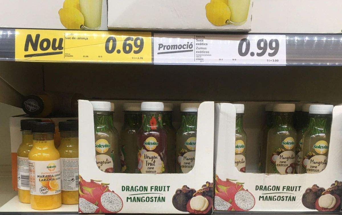 Los zumos de mangostán y de fruta del dragón en un supermercado Lidl / CG