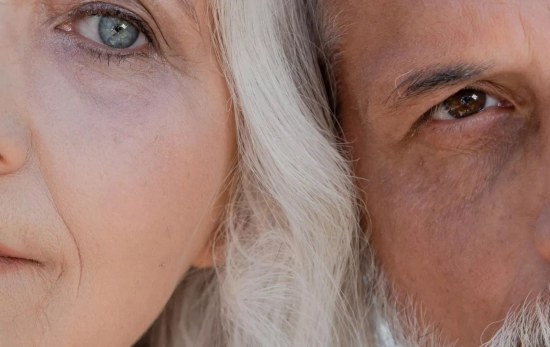 Una pareja que se ha conocido en la edad adulta/ PEXELS Una pareja que se ha conocido en la edad adulta/ PEXELS