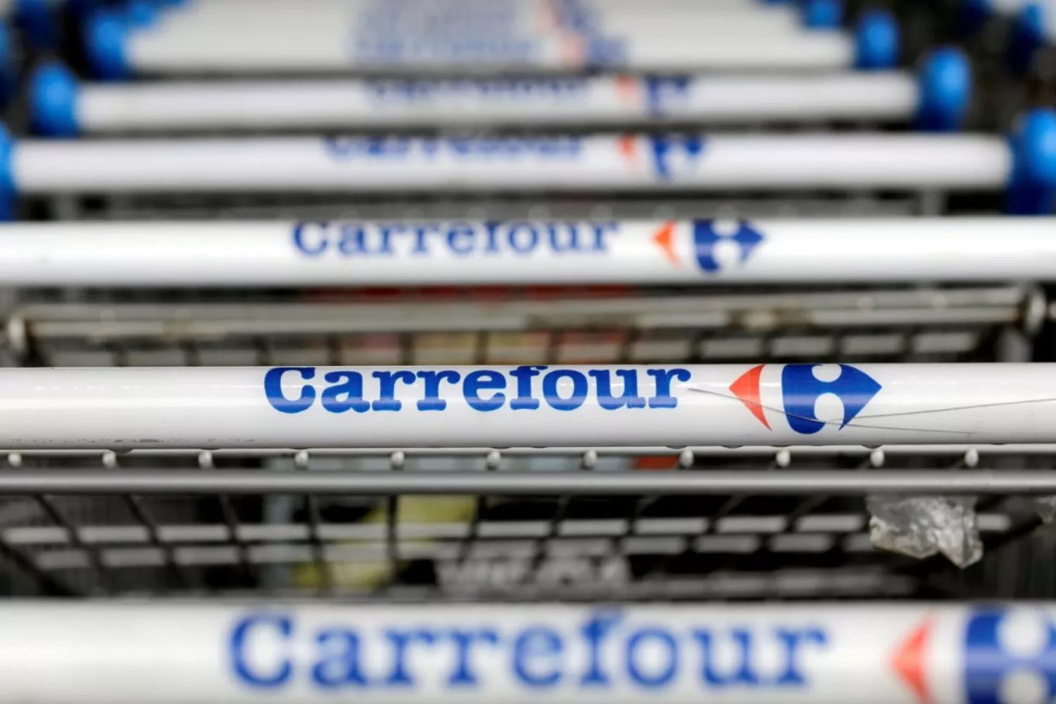 Unos carritos de Carrefour / EFE
