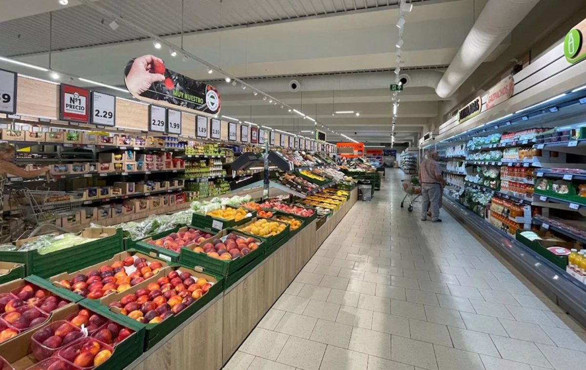 La sección de frutas y verduras de un supermercado Lidl / LIDL La sección de frutas y verduras de un supermercado Lidl / LIDL