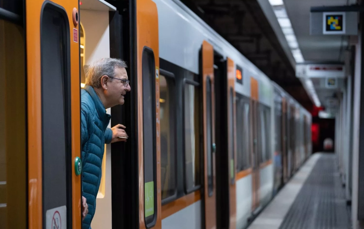 Una persona sale de un tren / EUROPA PRESS - DAVID ZORRAKINO Una persona sale de un tren / EUROPA PRESS - DAVID ZORRAKINO